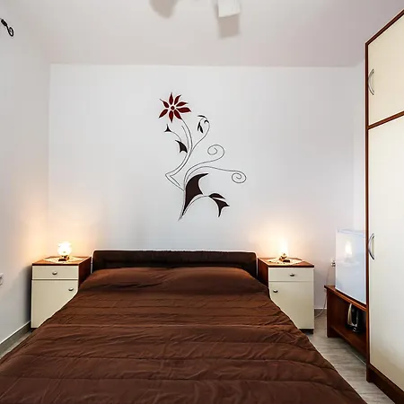 Sara * Малинска