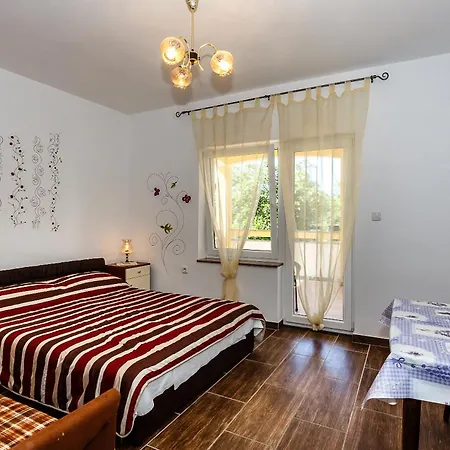 Sara * Малинска