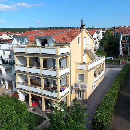 Sara Апартаменты Малинска