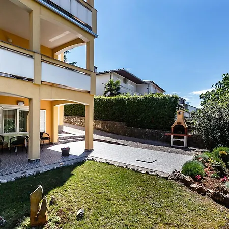 Sara * Малинска